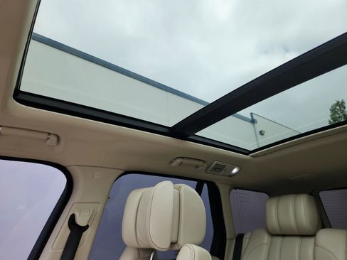 Used 2014 Land Rover Range Rover Autobiography AWD/4WD image 18