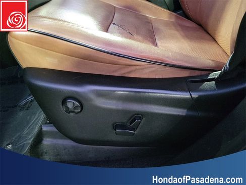 Used 2011 Jeep Grand Cherokee Overland Summit image 21