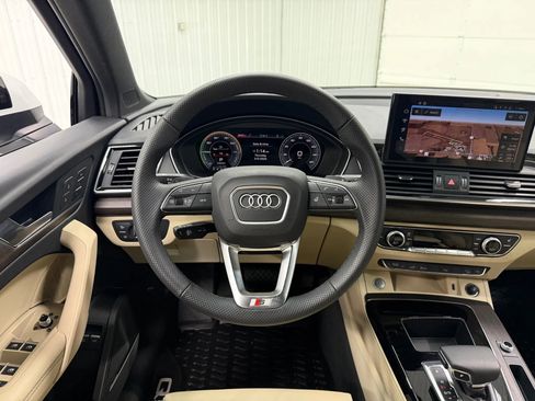 Used 2025 Audi Q5 e Premium Plus w/ Premium Plus Package image 17