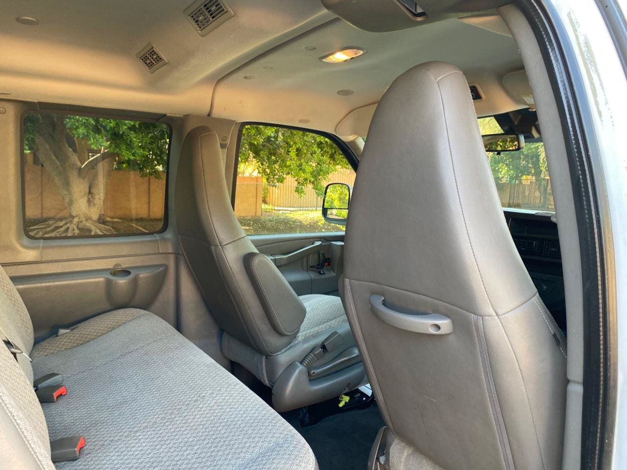 Used 2019 Chevrolet Express 3500 LT w/ LT Preferred Equipment Group RWD image 30