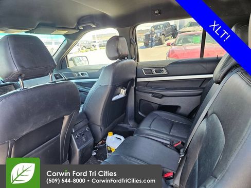 Used 2016 Ford Explorer XLT w/ Equipment Group 202A AWD/4WD image 2