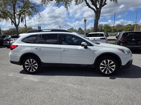Used 2017 Subaru Outback 2.5i Limited image 2