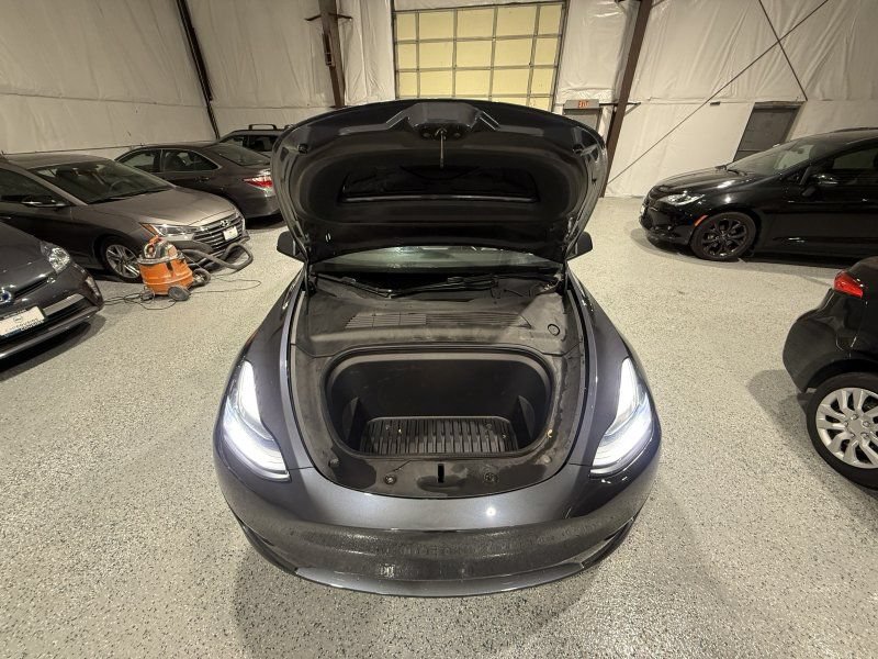 Used 2021 Tesla Model Y Long Range AWD/4WD image 24