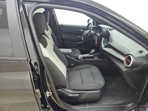 Used 2024 Chevrolet Trax RS FWD image 20