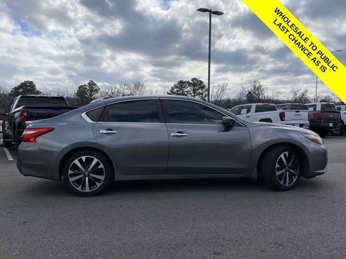 Used 2016 Nissan Altima 2.5 SR image 2