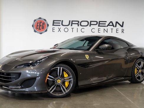 Used 2019 Ferrari Portofino RWD image 34