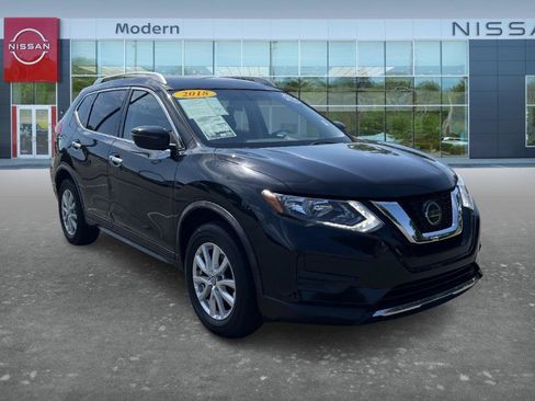 Used 2018 Nissan Rogue SV w/ Sun & Sound Touring Package AWD/4WD image 3