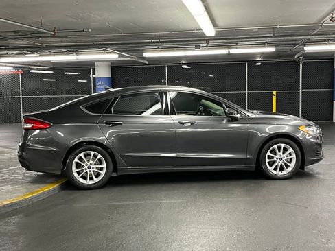 Used 2020 Ford Fusion SE FWD image 33