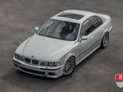 Used 2003 BMW M5 image 1