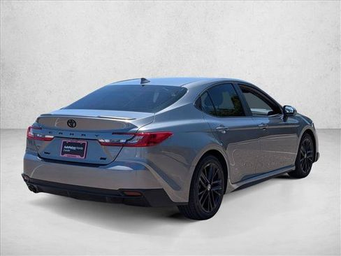 Used 2025 Toyota Camry SE FWD image 5