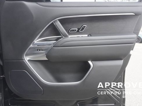 Used 2023 Land Rover Range Rover SE image 21