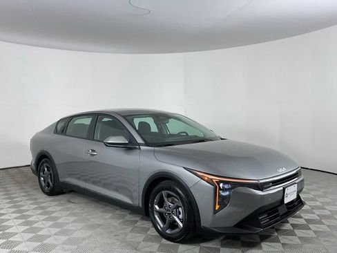 Used 2025 Kia K4 FWD image 3