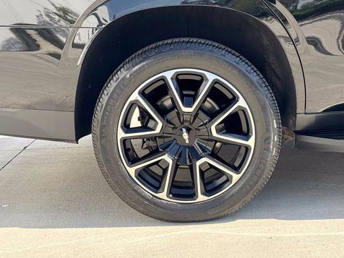 Used 2021 Chevrolet Tahoe RST w/ Luxury Package AWD/4WD image 9