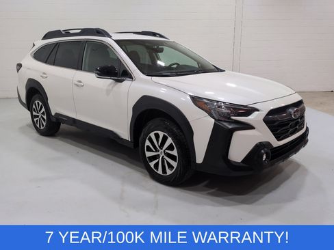 Certified 2025 Subaru Outback Premium AWD/4WD image 1