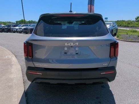 Used 2023 Kia Sorento LX AWD/4WD image 28