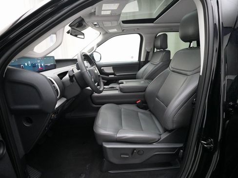 Used 2025 Ford Expedition Max Active image 7