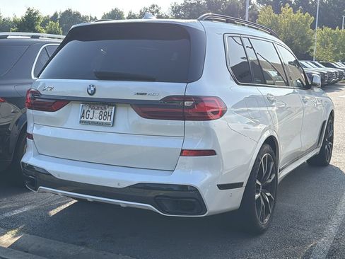 Used 2022 BMW X7 xDrive40i w/ M Sport Package AWD/4WD image 4