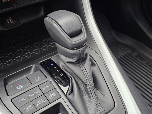 New 2025 Toyota RAV4 XLE image 21