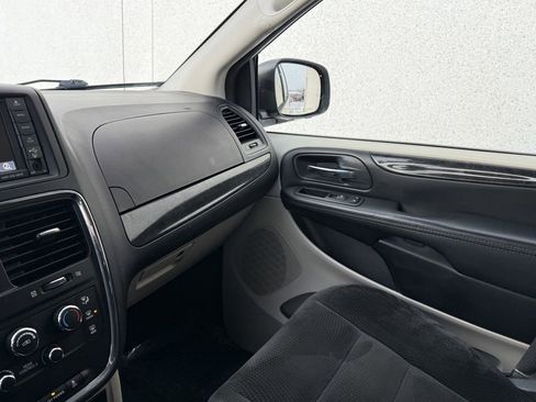 Used 2017 Dodge Grand Caravan SE w/ Power Window Group image 26
