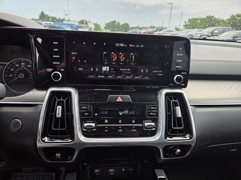 Used 2022 Kia Sorento SX AWD/4WD image 7