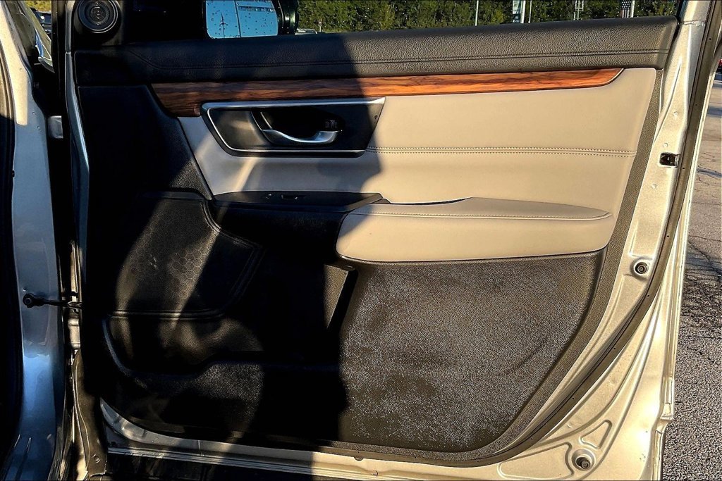 Used 2022 Honda CR-V Touring image 19