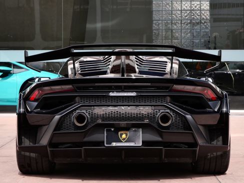 Used 2023 Lamborghini Huracan STO RWD image 4