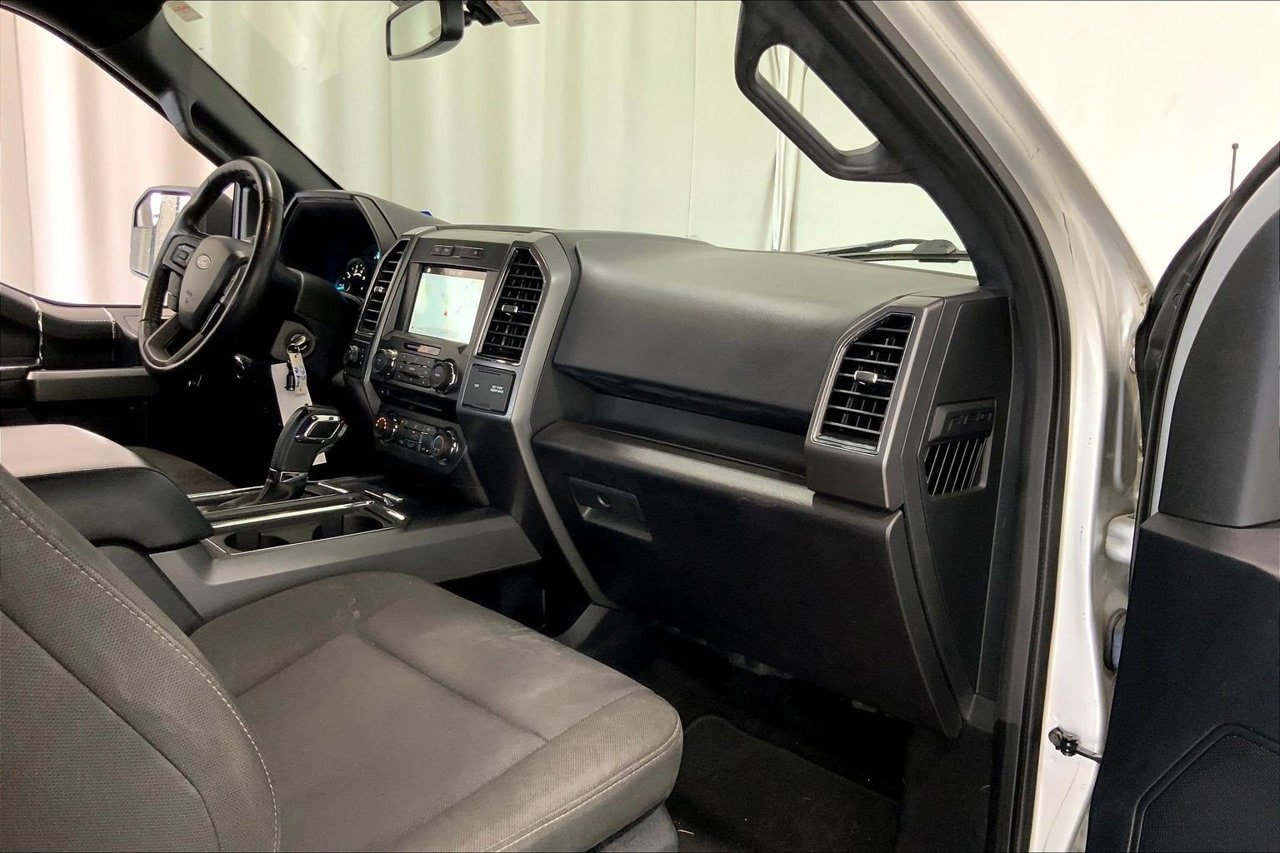 Used 2018 Ford F150 XLT w/ Equipment Group 302A Luxury AWD/4WD image 28