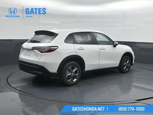 New 2026 Honda HR-V LX image 2