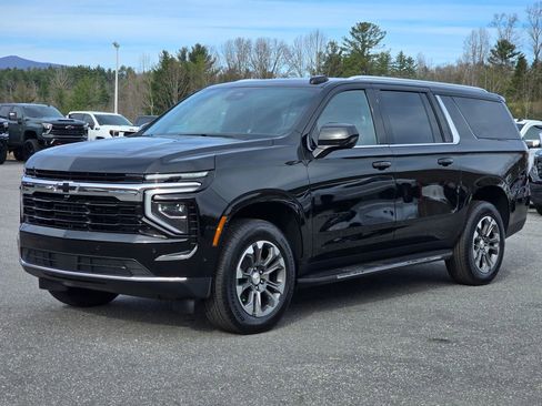 New 2026 Chevrolet Suburban LS image 2