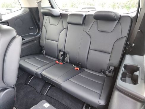 Used 2024 Kia Telluride EX w/ EX Captain's Chair Package FWD image 18