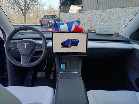 Used 2023 Tesla Model Y Long Range image 12