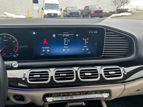 Used 2025 Mercedes-Benz GLE 450 4MATIC image 15