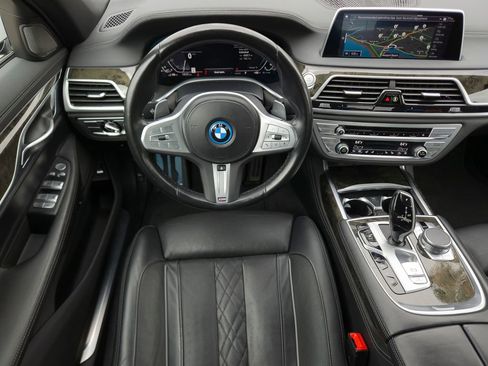 Used 2022 BMW 745e xDrive w/ M Sport Package image 19