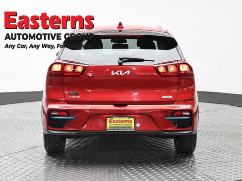 Used 2022 Kia Niro EX w/ Cold Weather Package FWD image 6