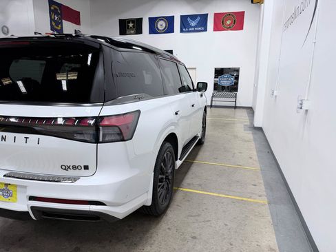 Used 2025 INFINITI QX80 Autograph w/ Premium Cargo Package AWD/4WD image 23