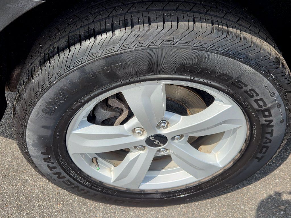 Used 2023 Kia Sorento LX AWD/4WD image 10