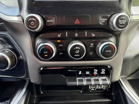 Used 2022 RAM 1500 Big Horn AWD/4WD image 16