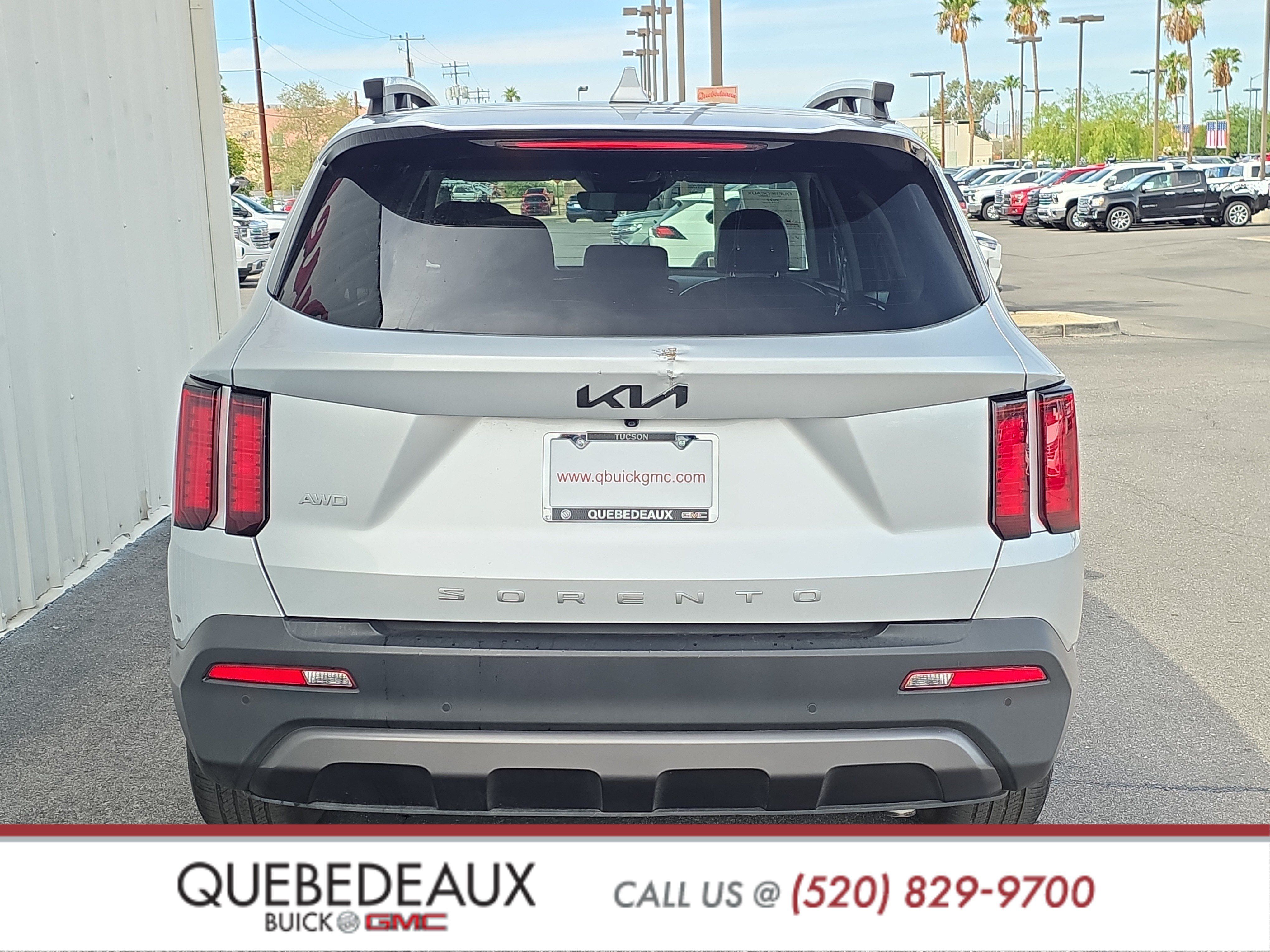 Used 2022 Kia Sorento S w/ Panoramic Sunroof Package AWD/4WD image 6