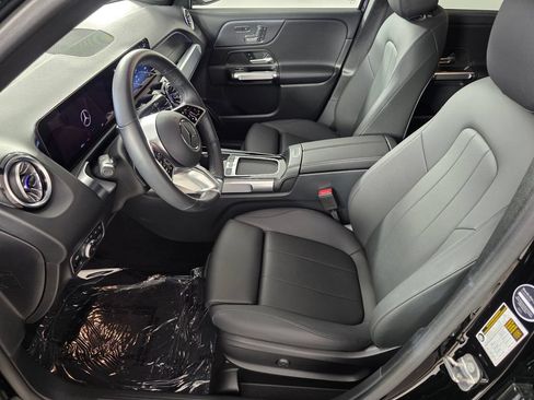 Certified 2025 Mercedes-Benz GLB 250 image 9