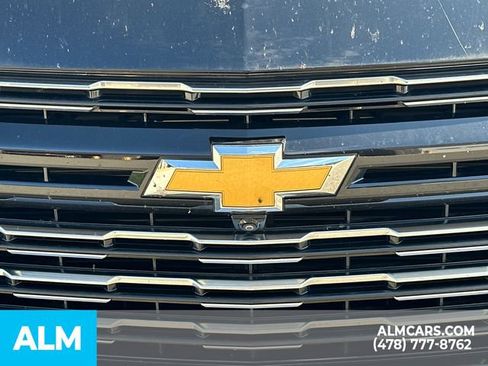 Used 2025 Chevrolet Suburban High Country AWD/4WD image 5