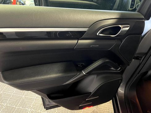 Used 2012 Porsche Cayenne image 24