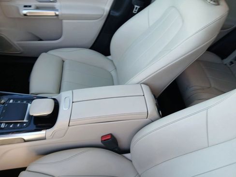 Used 2021 Mercedes-Benz GLB 250 GLB 250 Sport Utility 4D w/ Premium Package image 8