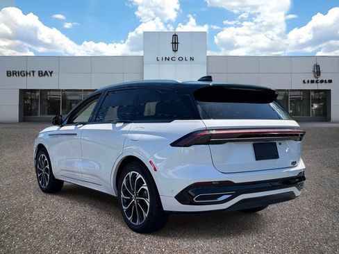 Used 2024 Lincoln Nautilus Reserve w/ Equipment Group 203A AWD/4WD image 4