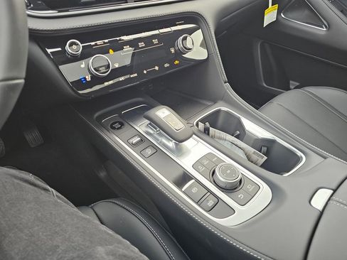 New 2026 INFINITI QX60 Luxe w/ Family Package image 38