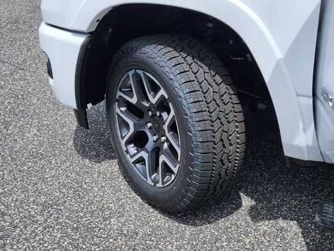New 2026 RAM 1500 Laramie AWD/4WD image 32