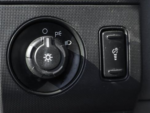 Used 2013 Ford F550 2WD Regular Cab Super Duty w/ Payload Upgrade Pkg image 27