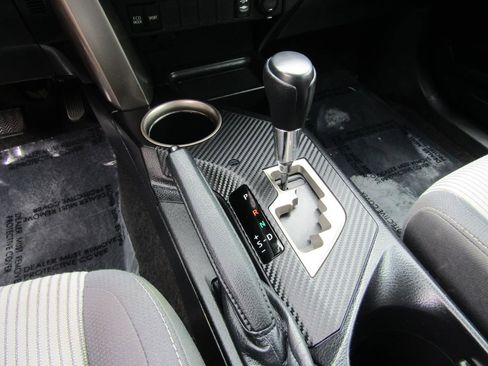 Used 2015 Toyota RAV4 XLE FWD image 19