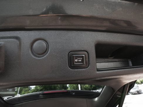Used 2019 Chevrolet Equinox LT w/ Sun & Navigation Package AWD/4WD image 51