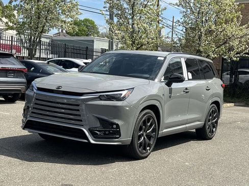 New 2026 Lexus TX 500h AWD image 3