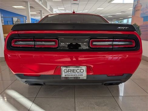 Used 2016 Dodge Challenger SRT Hellcat image 5